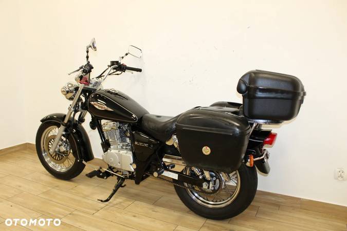 Suzuki Marauder - 10