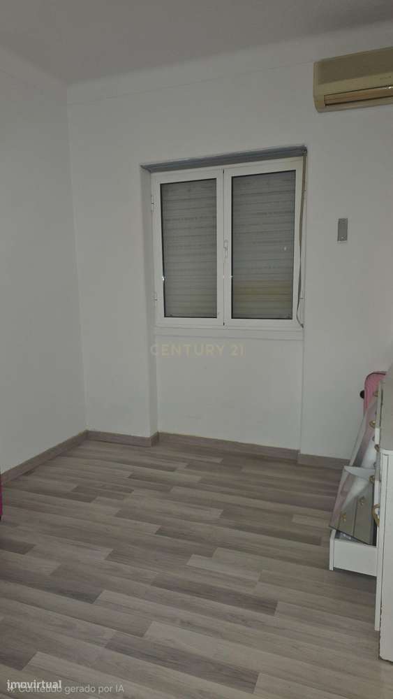 T4+1 com Garagem: Centralidade e Amplitude em Abrantes-10