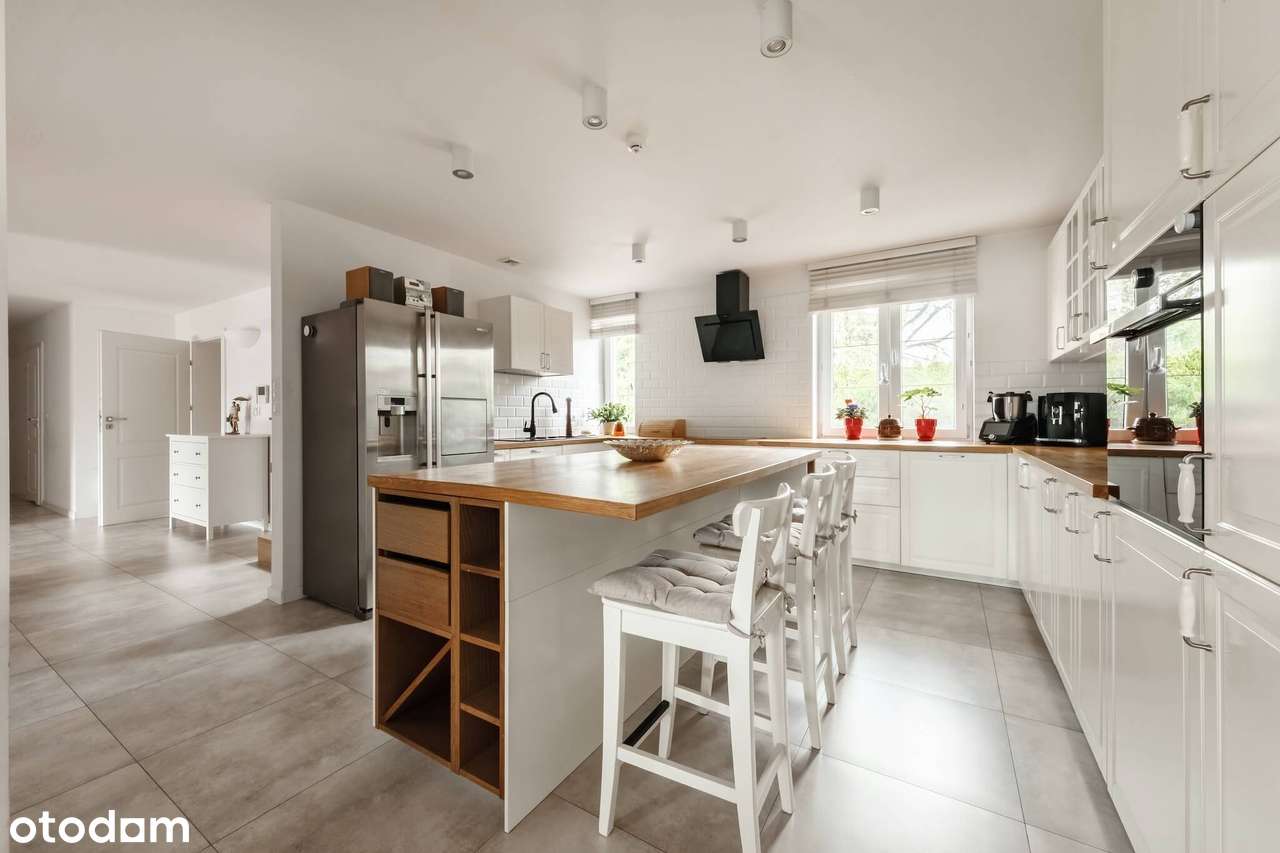 Reprezentacyjna willa z ogrodem 2700m² | Gotowa do wprowadzenia-12