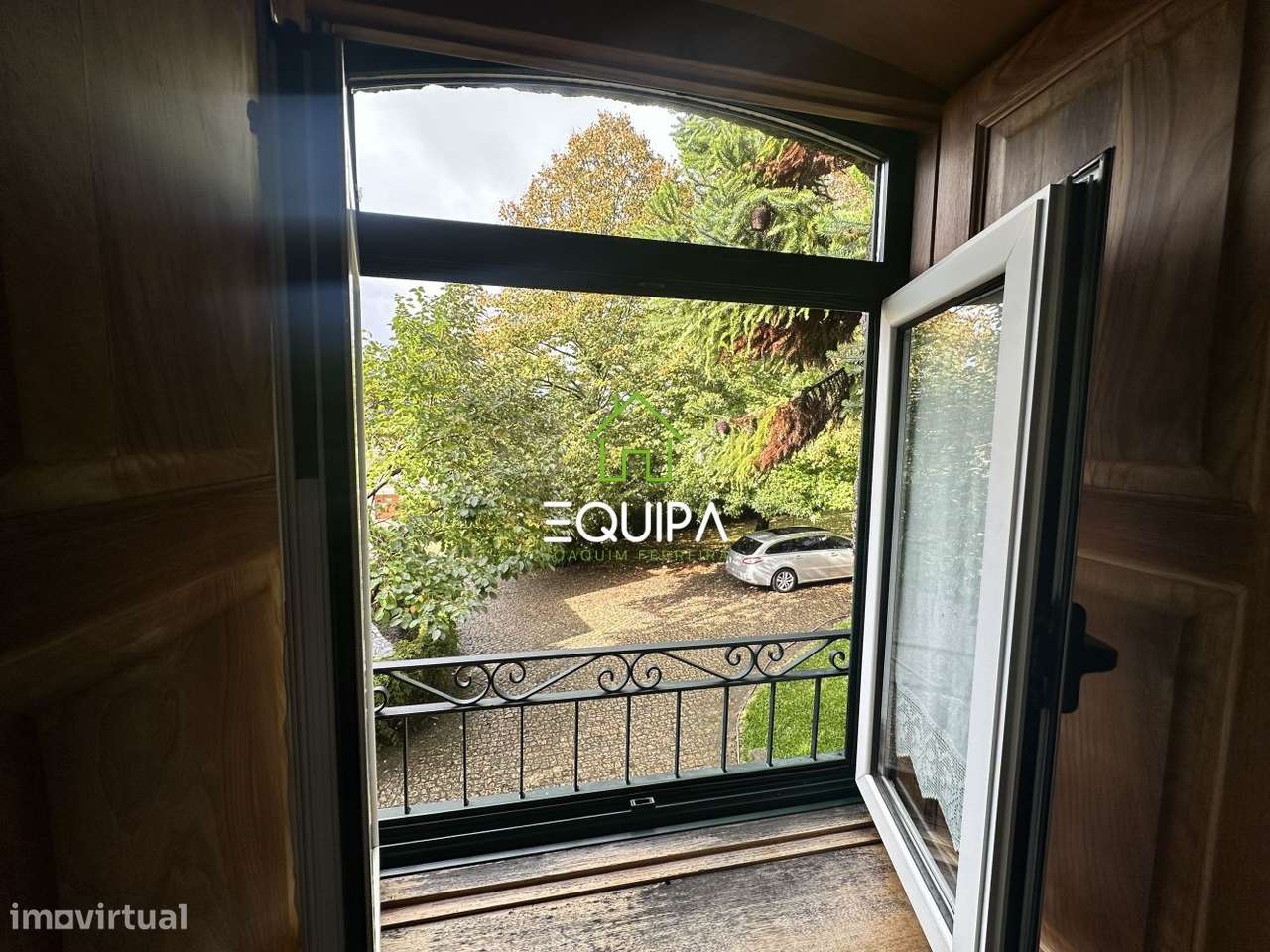 Moradia Individual com campo de Tenis/Futebol - Grande imagem: 4/19