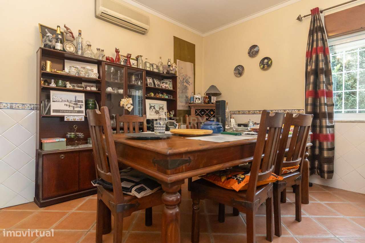 R/C de Moradia com Garagem, Terreno e Painéis Fotovoltaicos (Arrendado - Grande imagem: 4/33