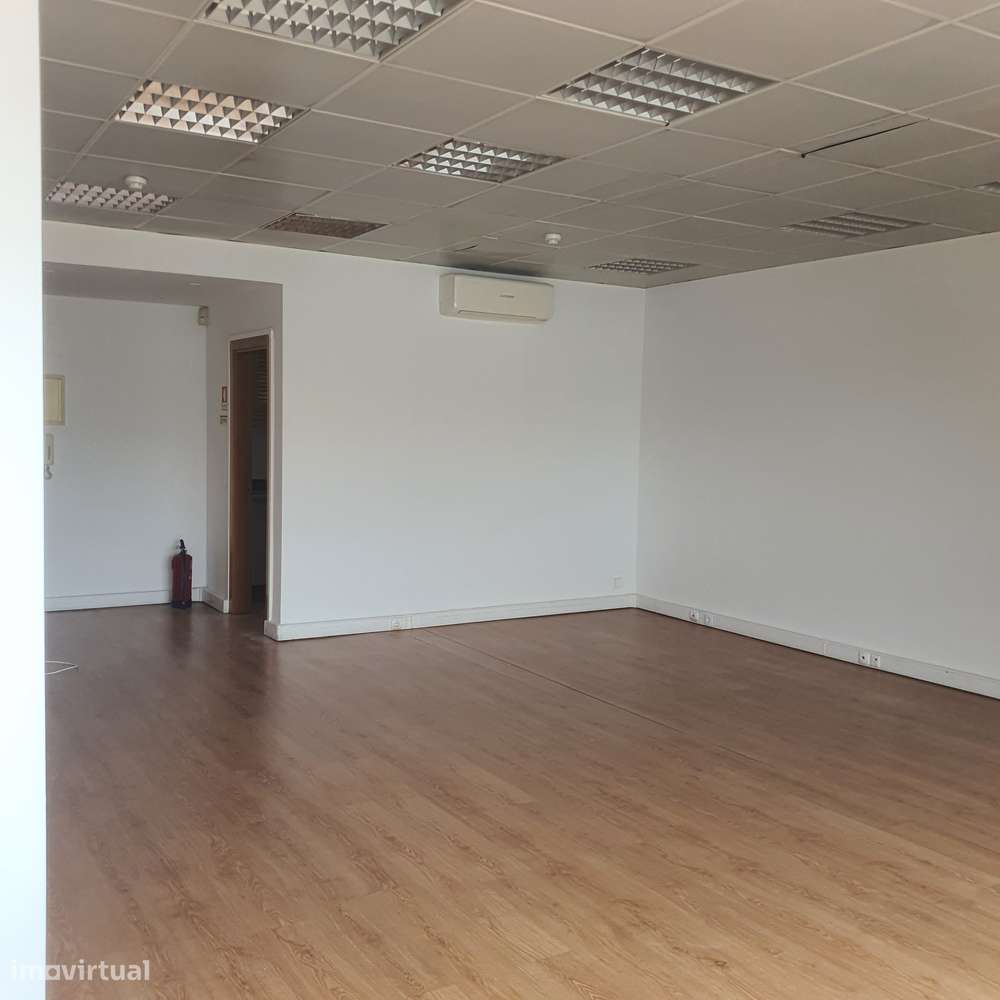 Escritório c/ 1 lugar de estacionamento na Avenida 5 de Outubro - Grande imagem: 5/12