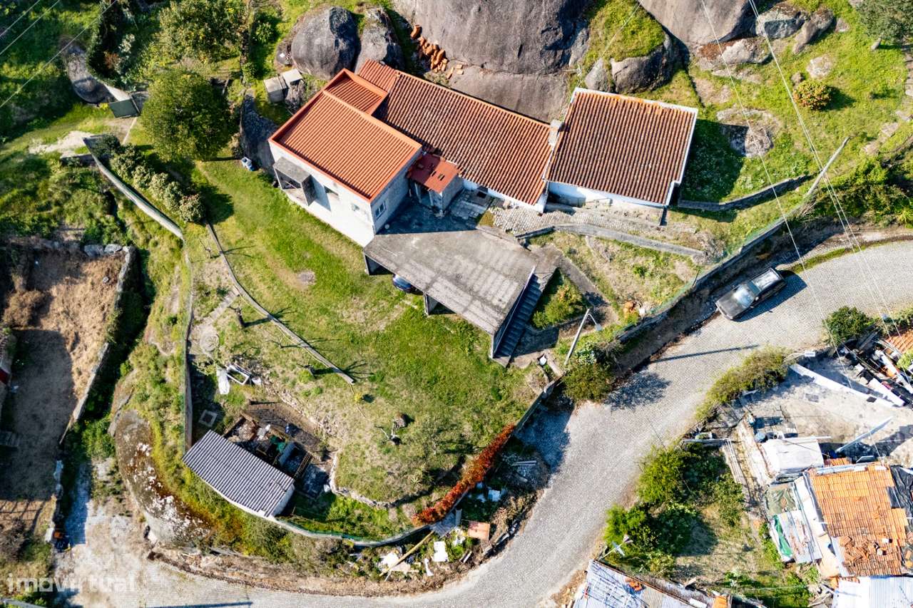 Moradia com Grande Potencial em Frades, Póvoa de Lanhoso-23