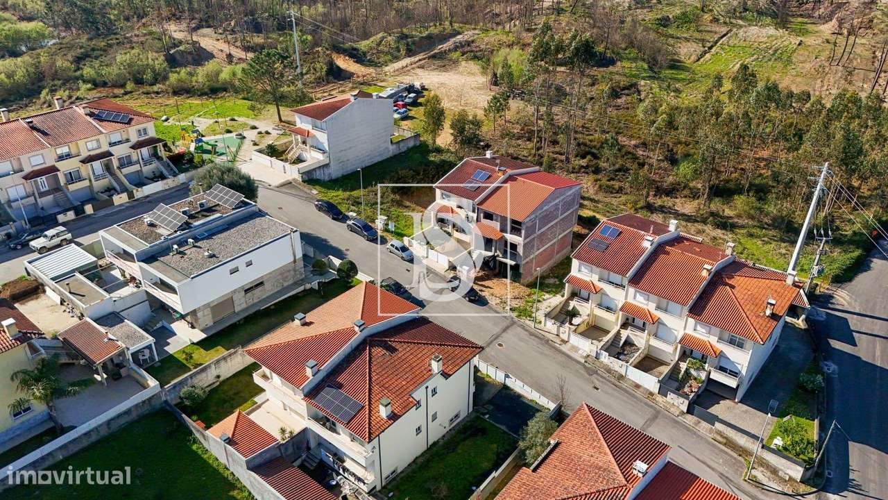 Moradia T3 por terminar | Elevado potencial de investimento-28