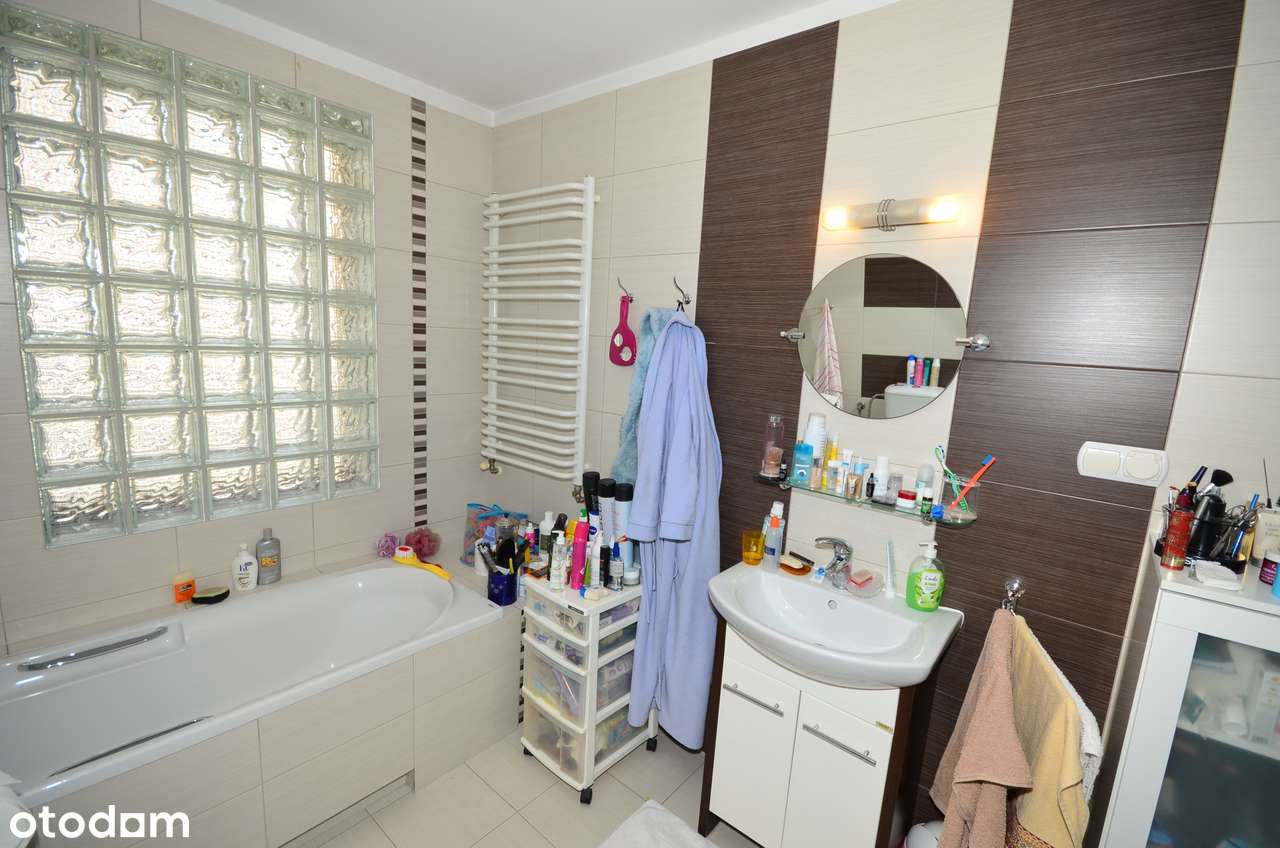 Budynek mieszkalny z częścią usługową.-4