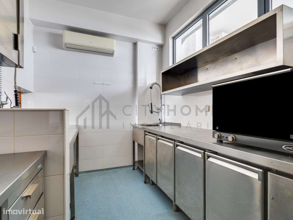 Espaço comercial em Loulé 'Chave na Mão'-7