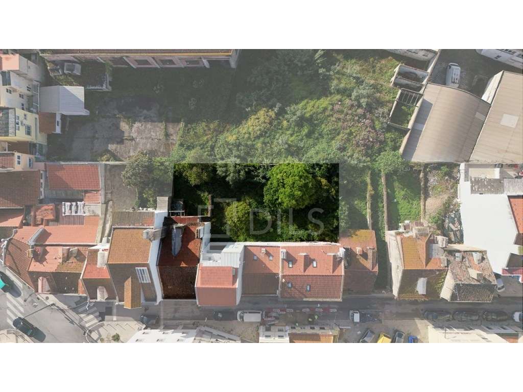 Prédio com projeto aprovado para moradia T4+1 na Ajuda - Grande imagem: 5/12