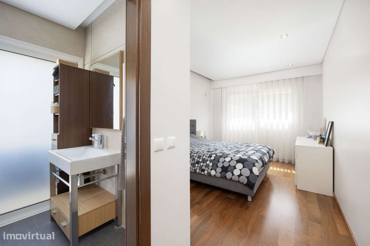 Apartamento T3 com 140m2 | Garagem 2 carros-15