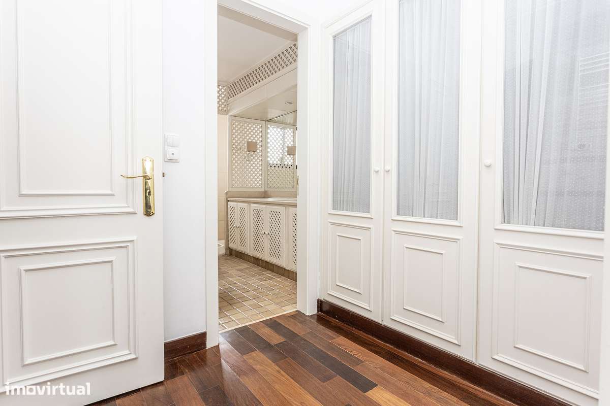 Fantástico T4 Duplex, com vista mar, em Cascais-12