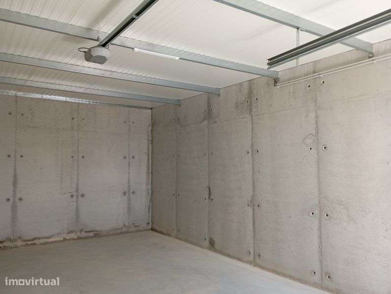 Arrendamento de Garagem (box) em Torres Vedras - Grande imagem: 4/5