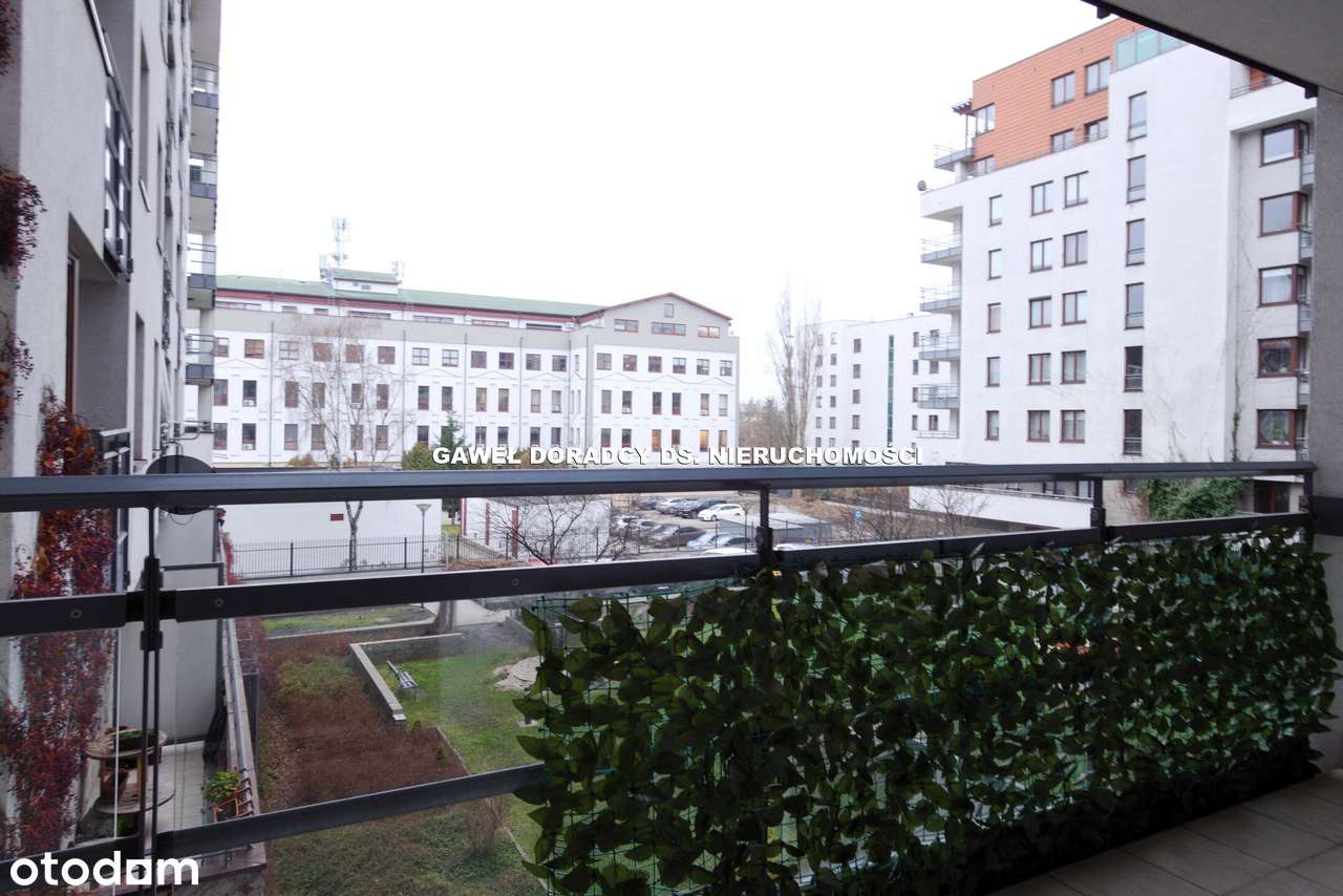 Nowoczesny budynek na Mokotowie.-8