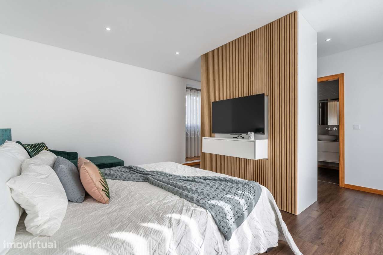 Morada individual com 4 suítes e piscina em Geraz do Minho - Póvoa de-16