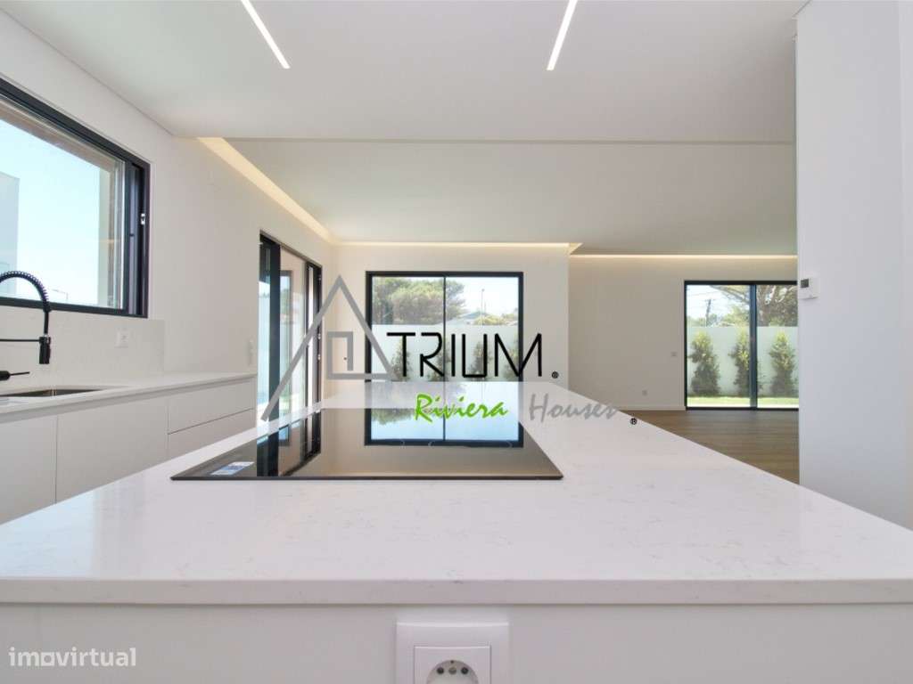 Moradia T4+1 Isolada com piscina e jardim nova-15