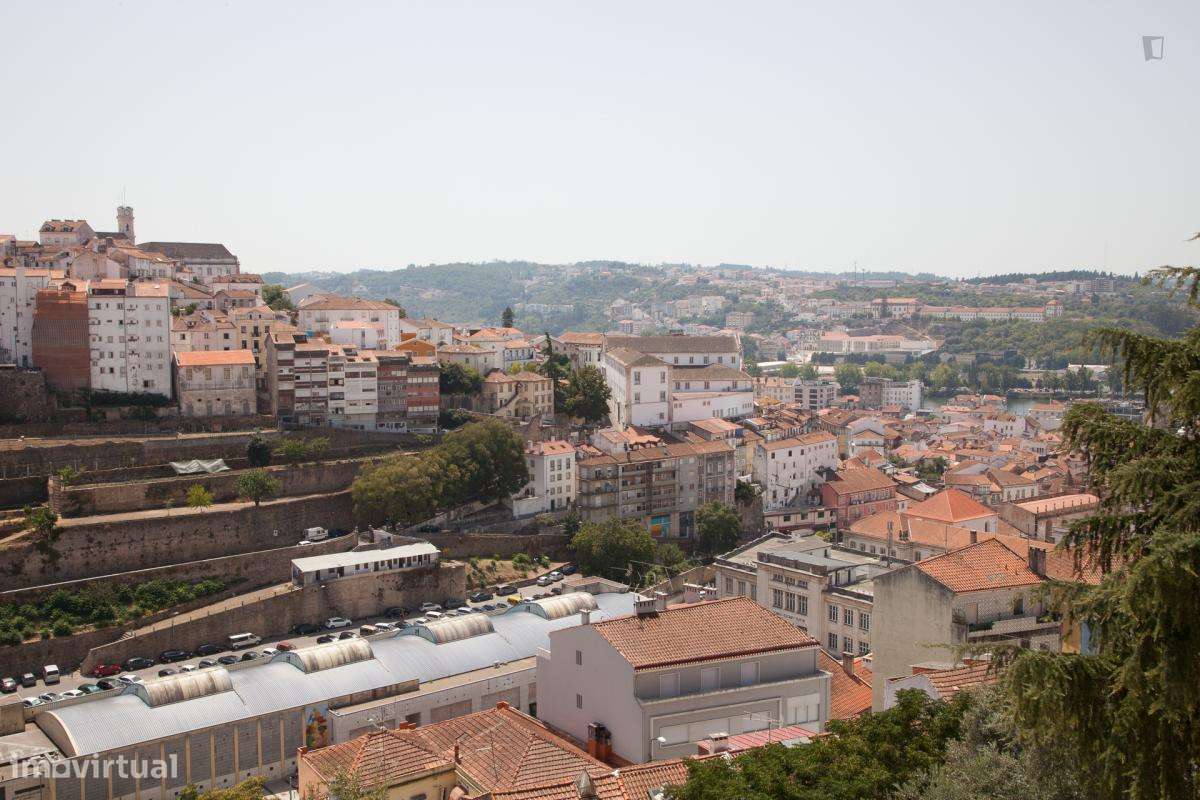 Quarto - localizado em Montes Claros Coimbra - Grande imagem: 2/6