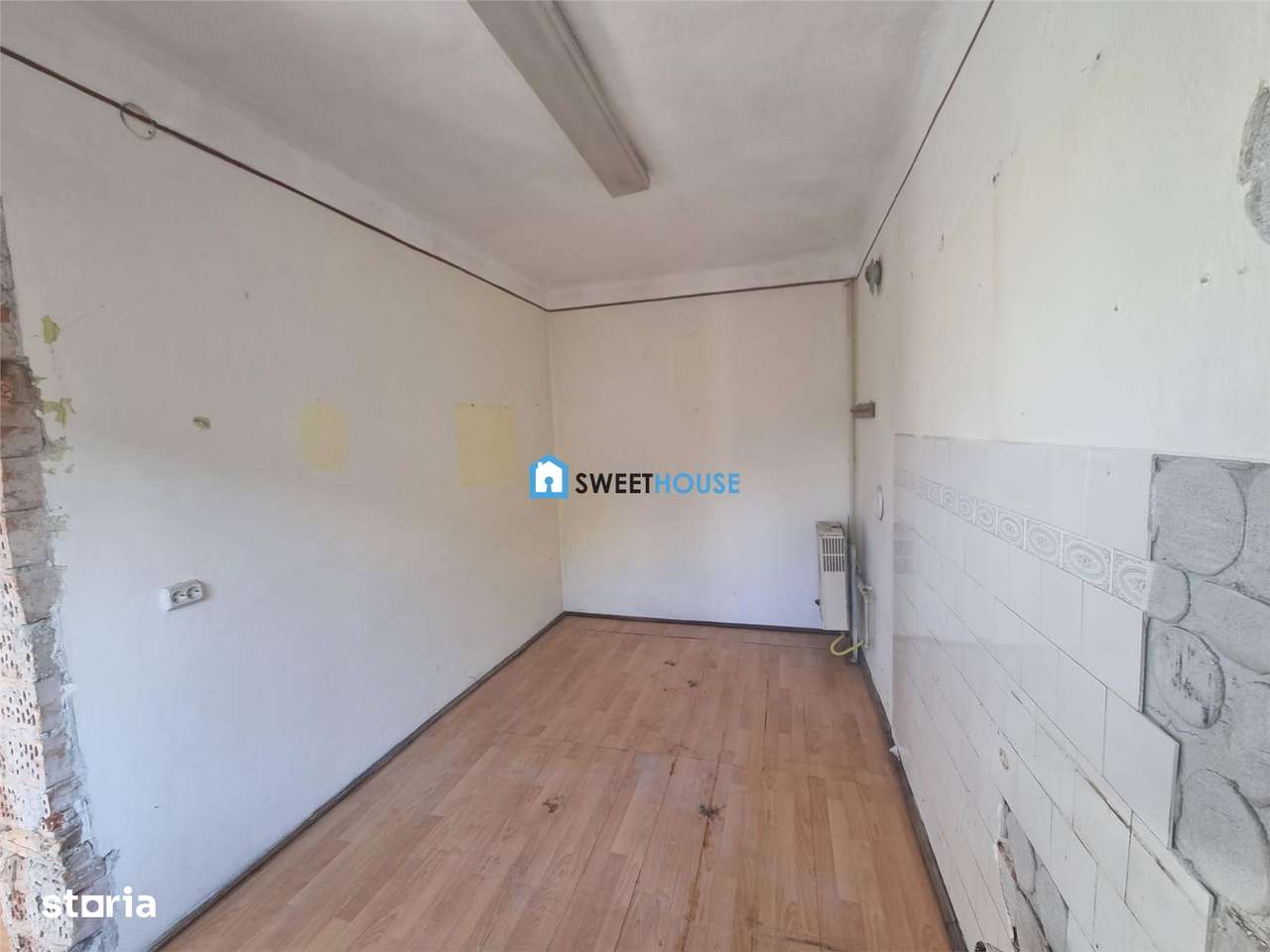 Casa de vanzare  cu 4 camere si anexe  in Fagaras.-8