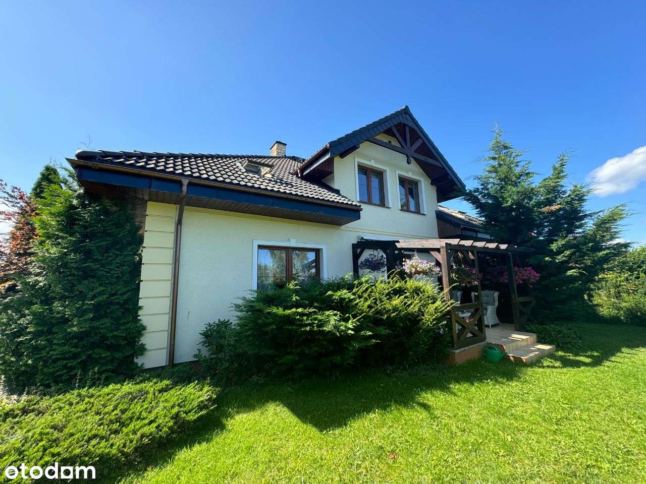 Przestronny dom jednorodzinny z garażem!-4