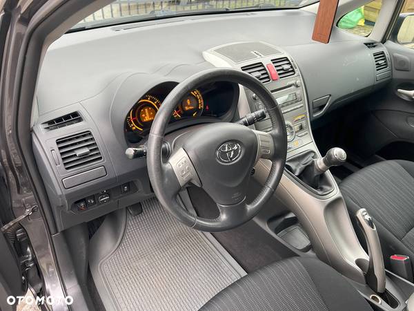 Toyota Auris - 8