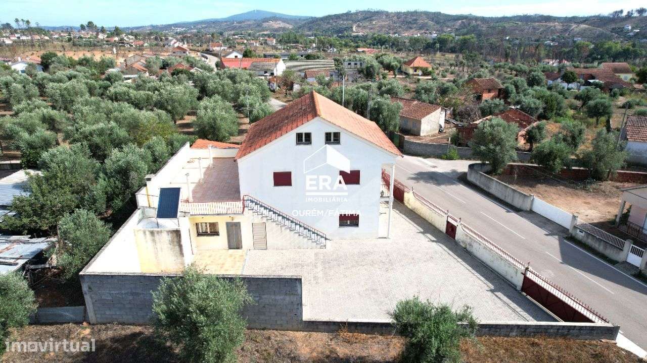 Moradia T4 localizada na freguesia da Freixianda - Grande imagem: 4/36