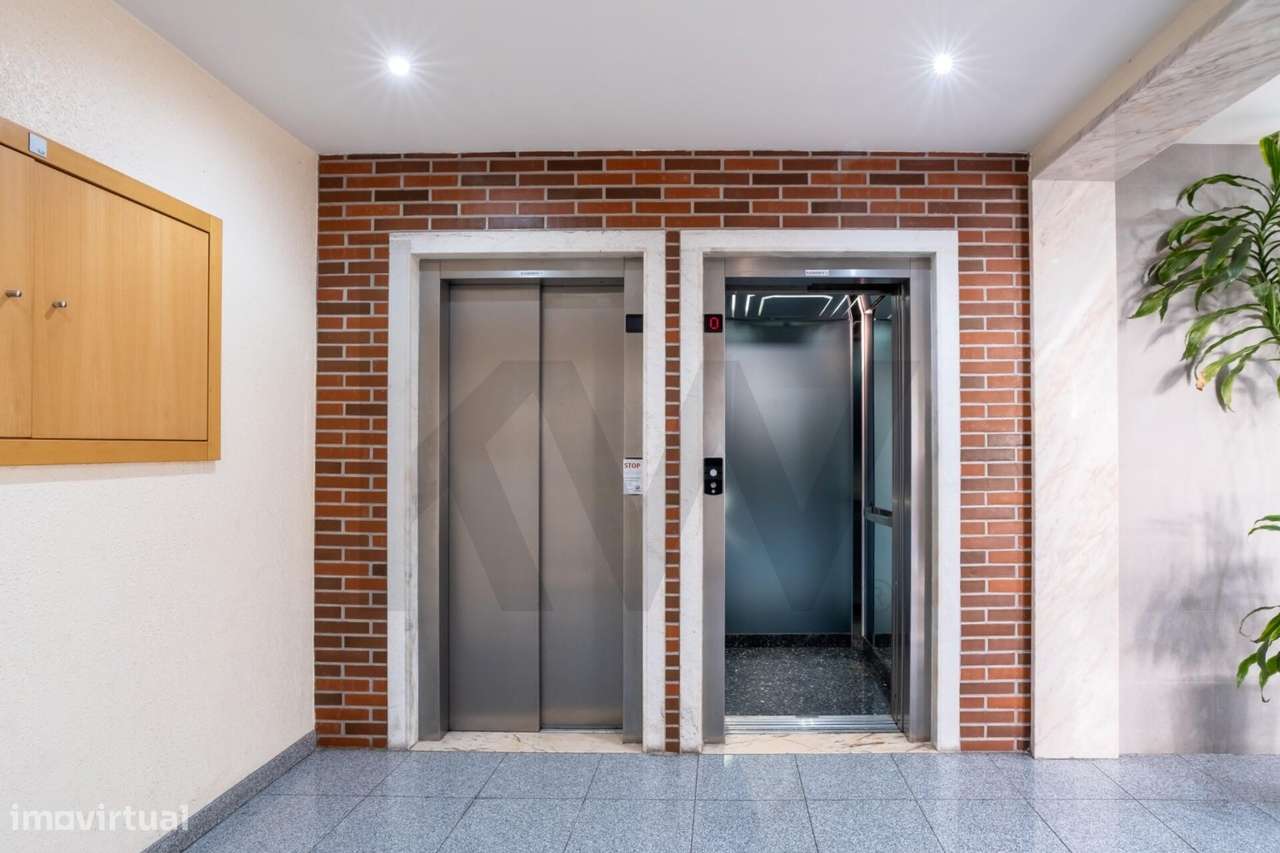 T3 com Box, Arrecadação, 3 Varandas e Vista Rio – Quinta da Piedade, 2-26