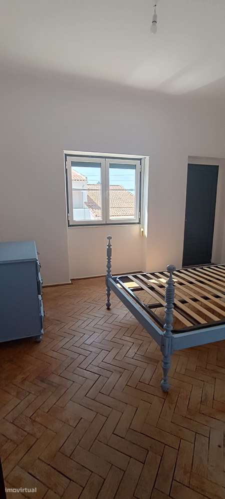 Moradia V5 com logradouro e 10 boxes para cavalos-25