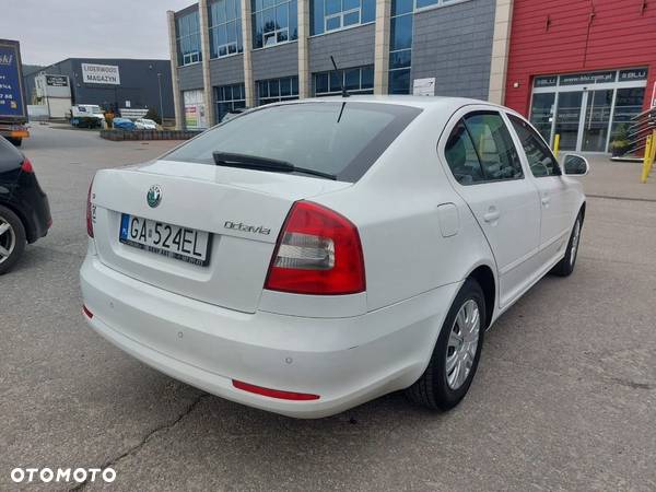 Skoda Octavia 1.8 TSI Elegance DSG - 4