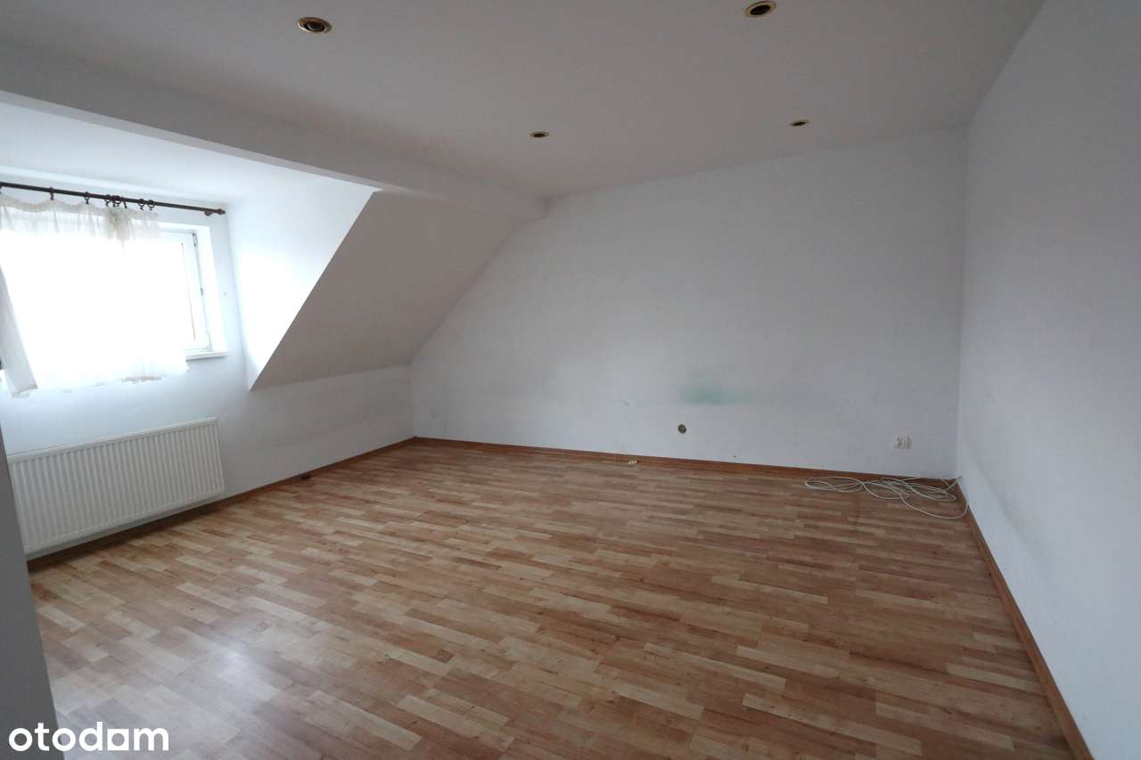 Duże pomieszczenie na PARTERZE z WITRYNĄ/na piętrze dwa pomieszczenia,-7