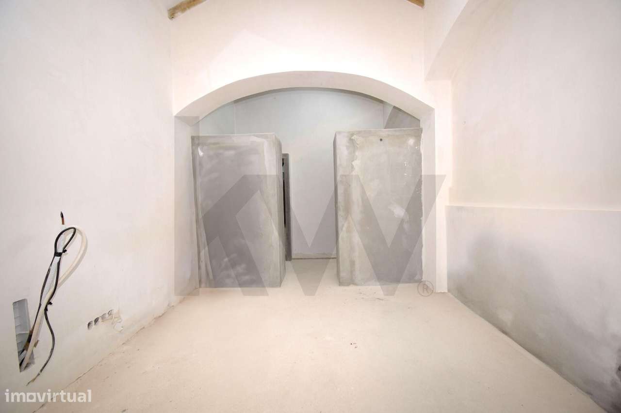 Excelente Loft no Beato - Único, para obras, com elevado potencial-10