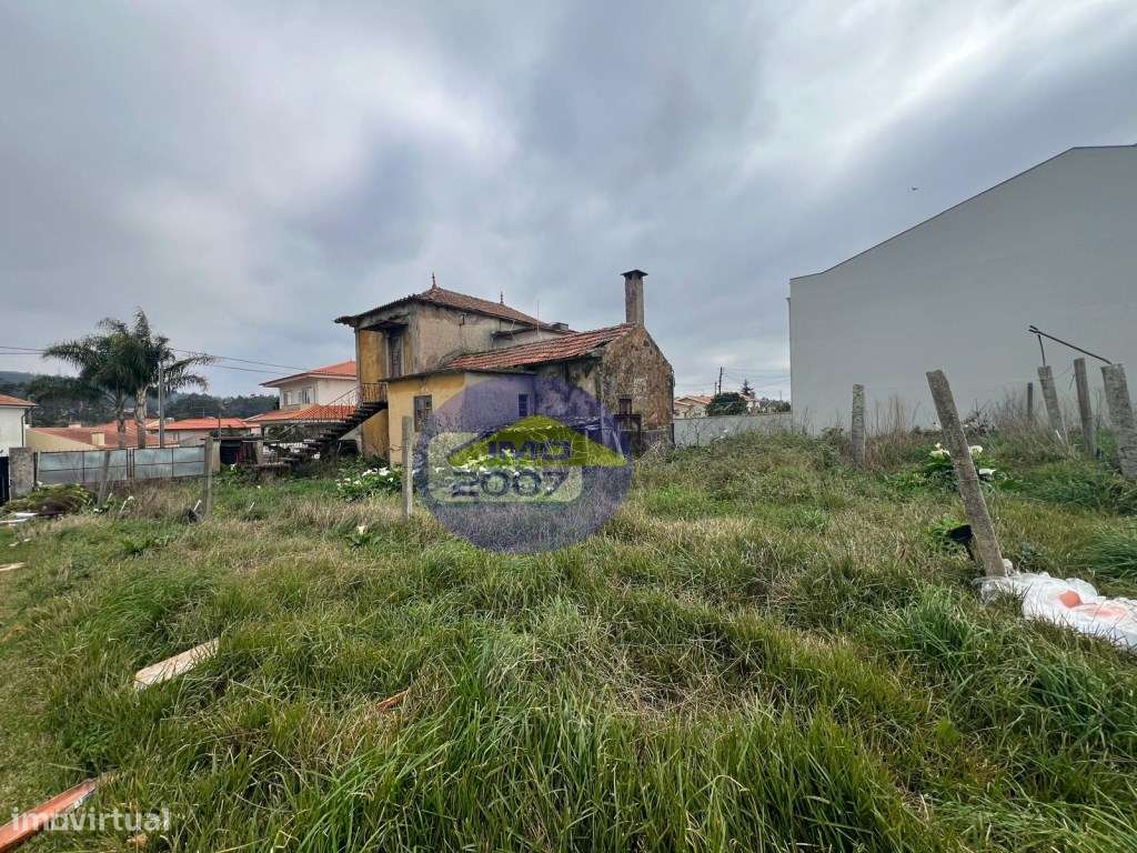 Moradia para restauro - Grande imagem: 3/28