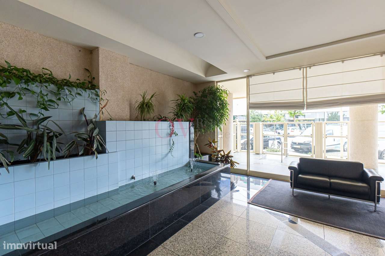 Para venda, apartamento T5 Rua Domingos Sequeira Porto, com varandas,-34