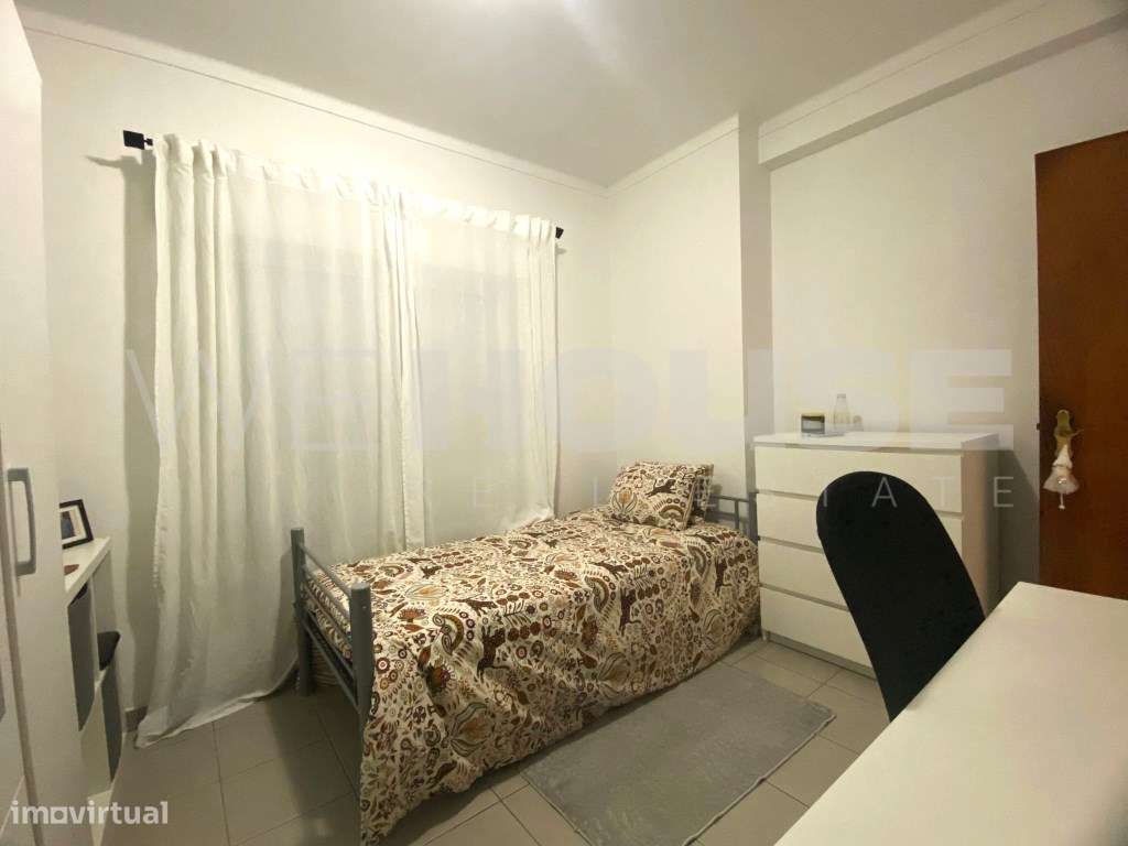 Apartamento T2 com Duas Varandas no Pinhal Novo - Totalmente Remode...-10