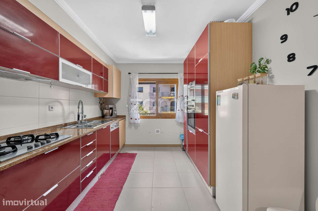 Apartamento T3 na Urbanização do Jardim da Amoreira - Ramada-10