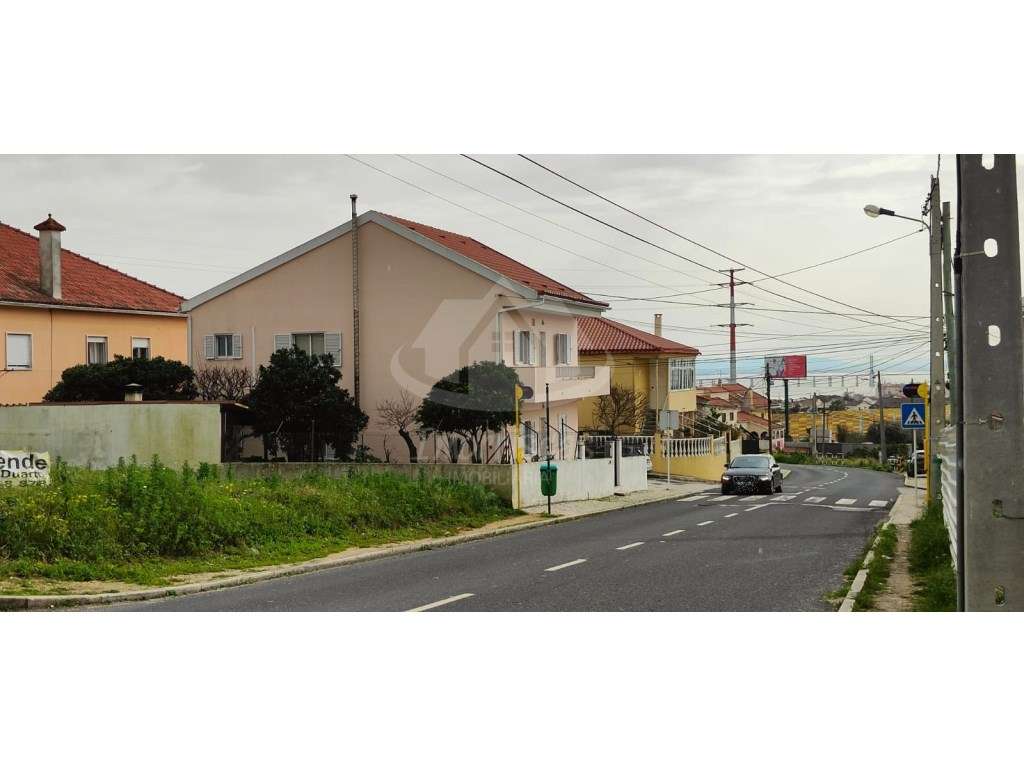 Terreno com 310 m² em fase final de legalização na Portela da Azóia... - Grande imagem: 4/11