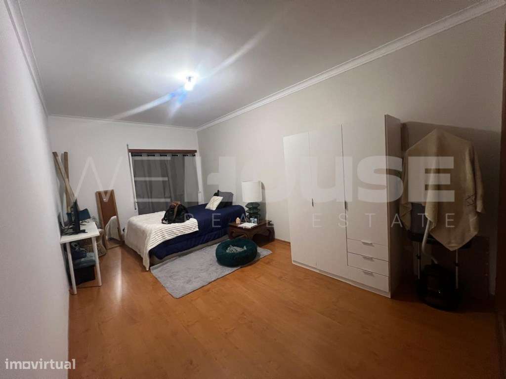 T2 com Lareira, Excelente Luz Natural e Ótima Distribuição | Pronto...-8