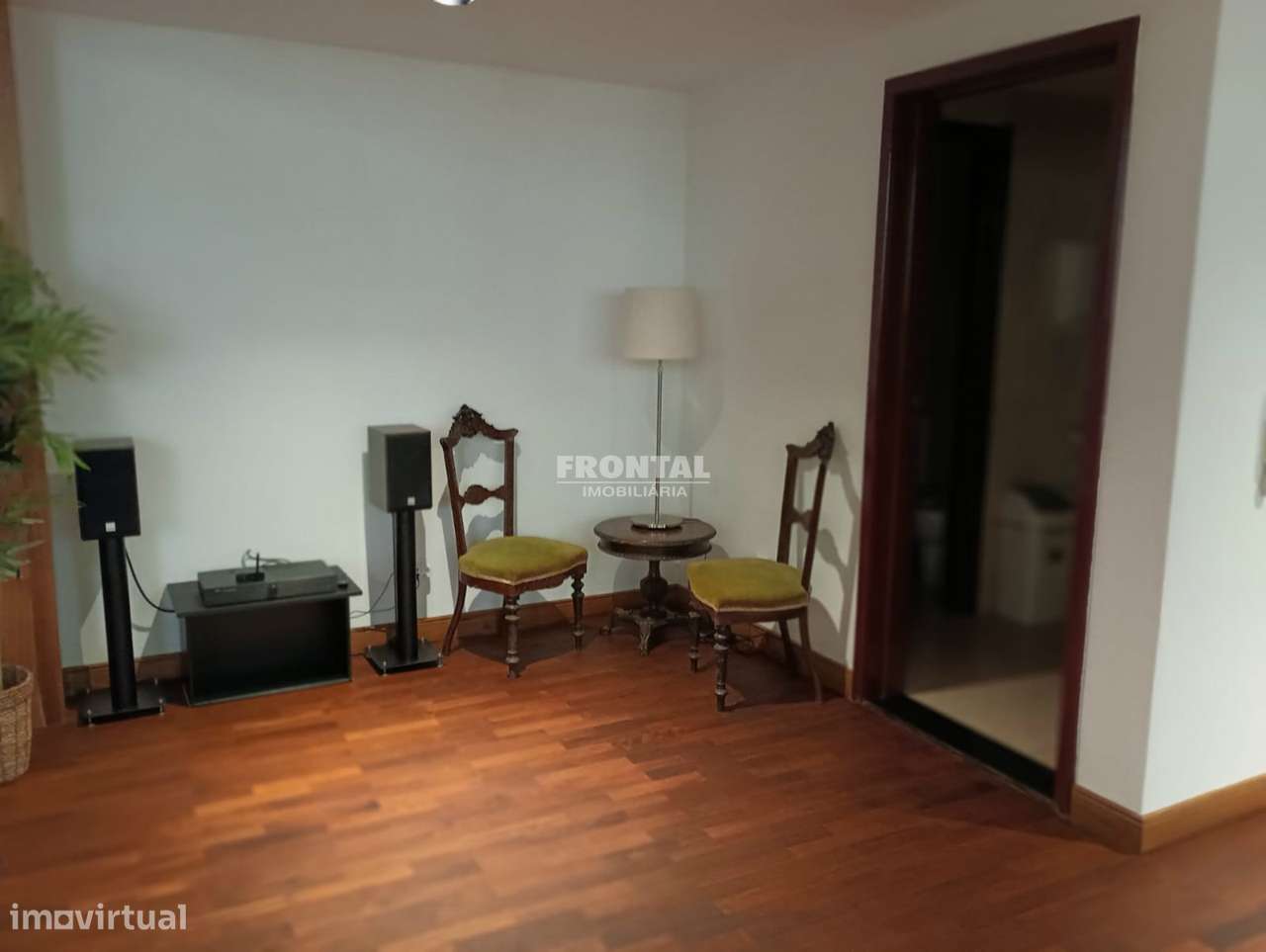 Escritório ao Rio Douro - Grande imagem: 4/7