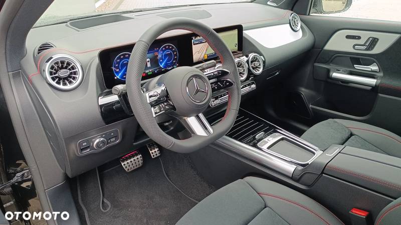 Mercedes-Benz EQA 300 4-Matic AMG Line - 5