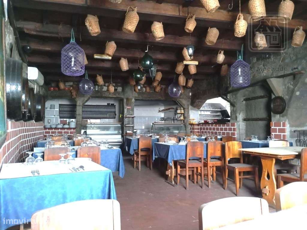 VENDA de ÁREA COMERCIAL - RESTAURANTE com GARAGEM - Angra do Heroís... - Grande imagem: 4/7