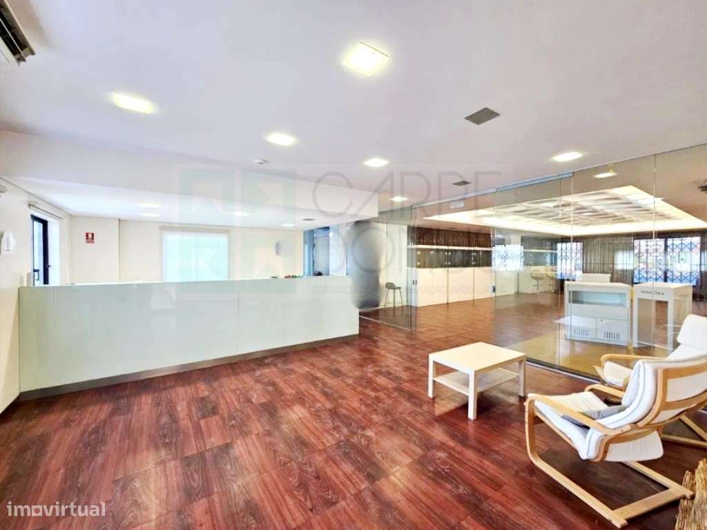 Espaçoso e funcional escritório com 600m2, em Carnaxide, Oeiras-2