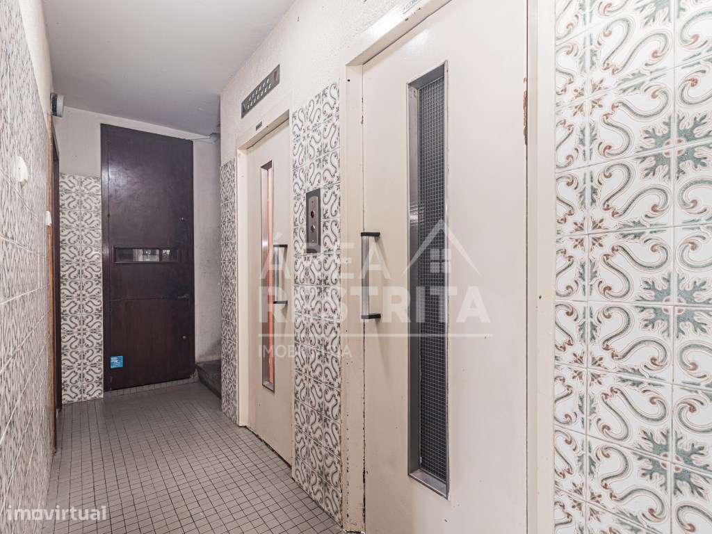 Apartamento T2+ 1 em Corroios.-30