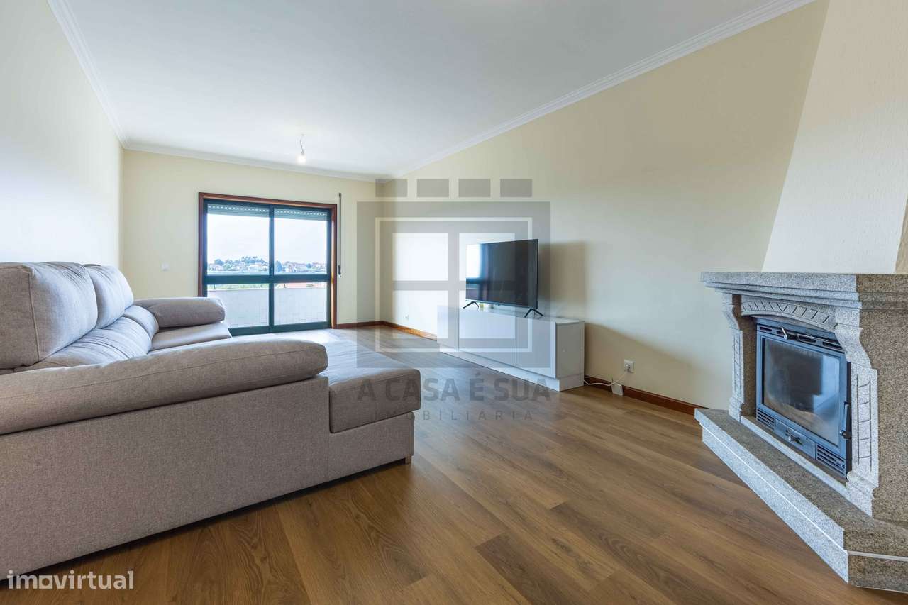 Excelente Apartamento T3 em Paços de Brandão, S.M. Feira