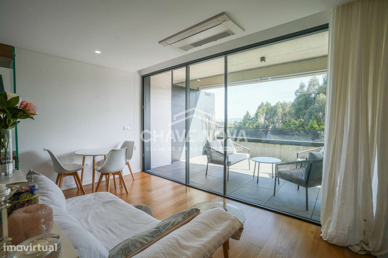 Apartamento T1 Como Novo c/ Lugar Garagem em Mafamude(El Corte Inglés)-5