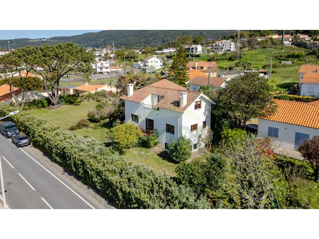 Moledo - Moradia T4 inserida em terreno com 1400m2 - Grande imagem: 3/43