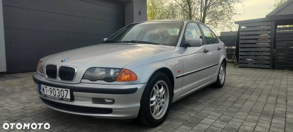 BMW Seria 3 318i - 1