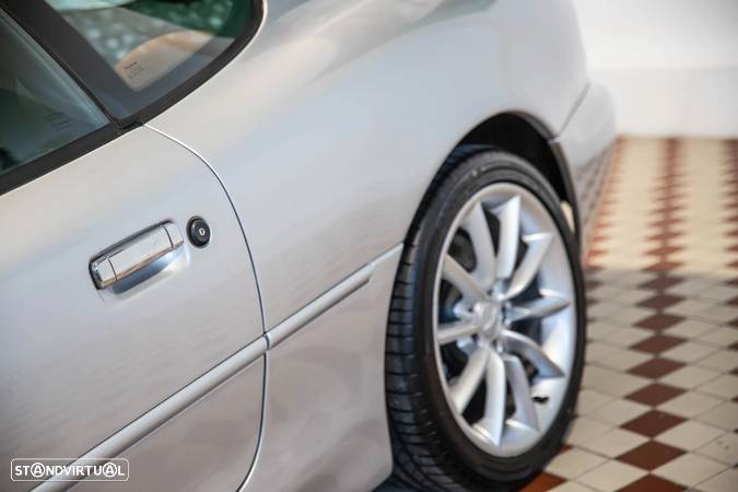 Aston Martin DB7 Vantage Coupé - 12