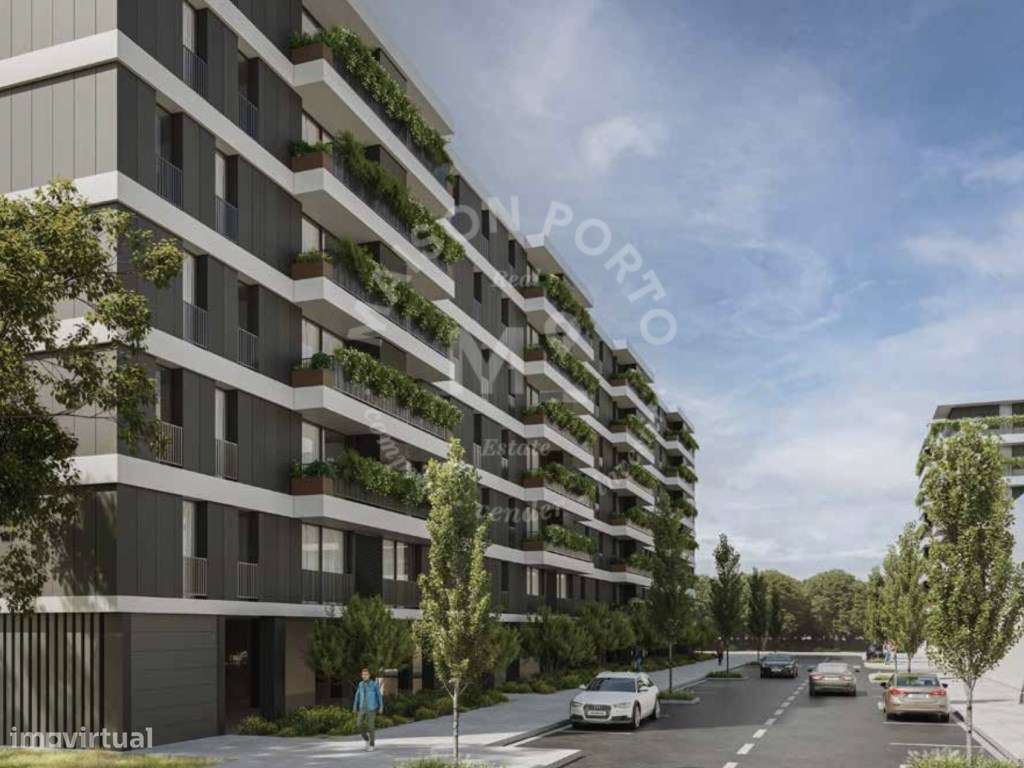 Apartamento T2 com Varanda, Lugar de Estacionamento em Paranhos, Porto - Grande imagem: 2/12