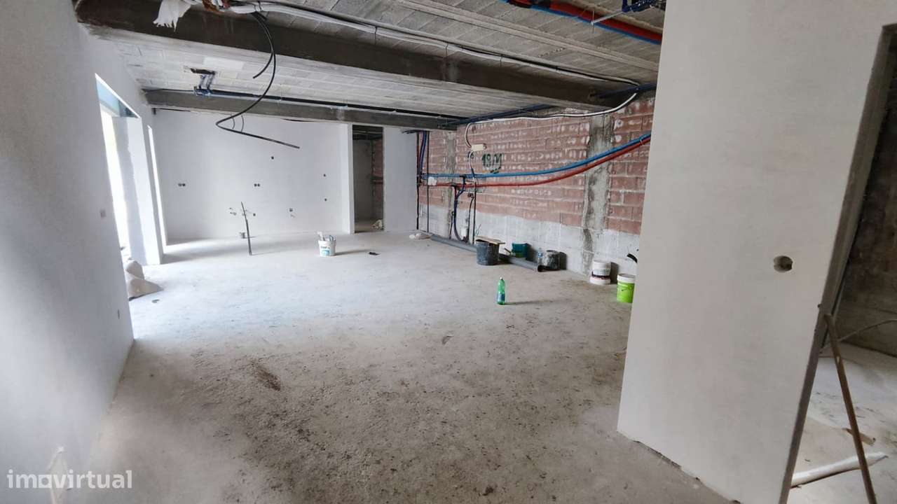 Moradia T3 c/ piscina e garagem 3 viaturas - Bitarães - Paredes-13
