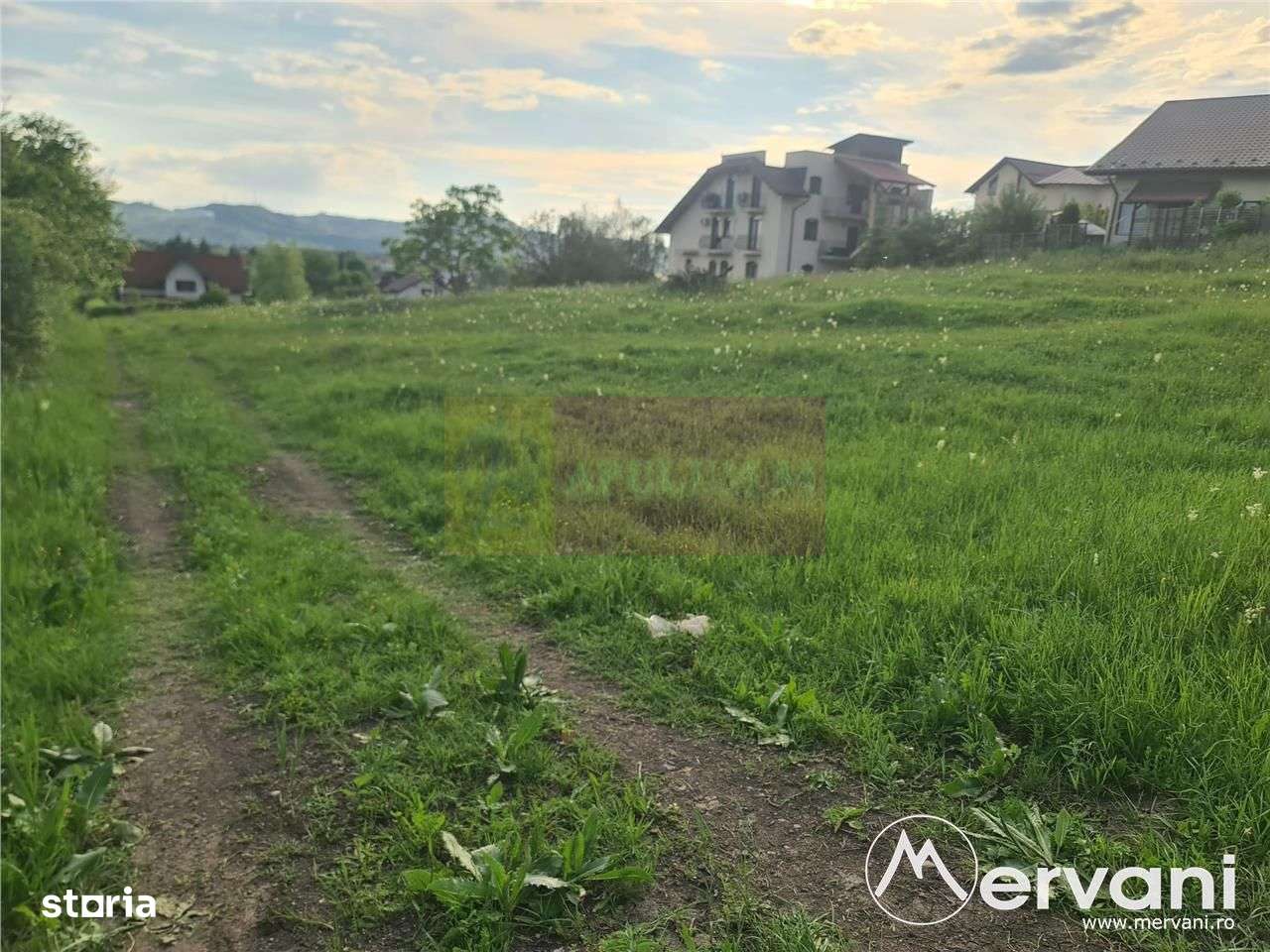 Teren intravilan de vanzare in Campina - Zona Muscel - Imagine principală: 3/10