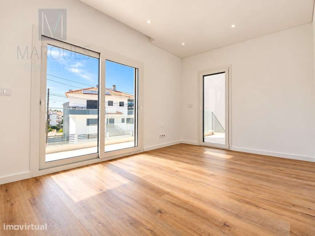 Moradia V4 com Garagem, Piscina e Jardim em Vale de Milhaços - Corr...-34