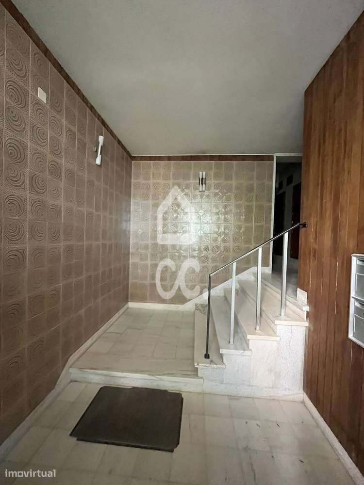 T2  VENDA em Santa Iria de Azóia-17