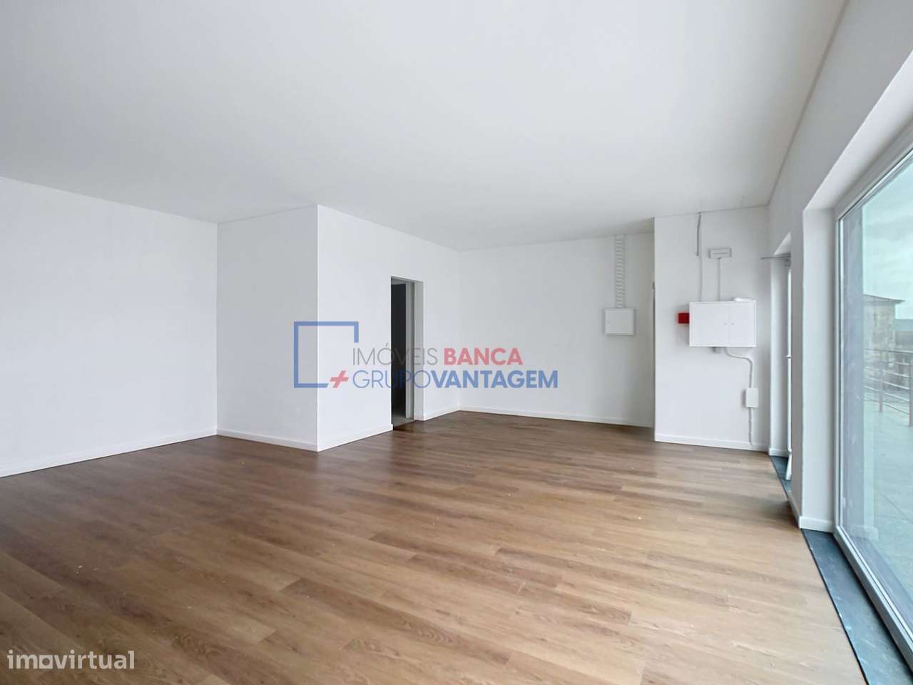 Loja para Venda em Santo Antão do Tojal  52,70 m² + Arrecadação - Grande imagem: 4/13