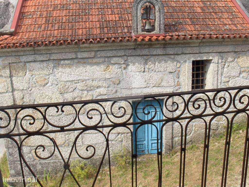 Casa secular com foral e capela.-5